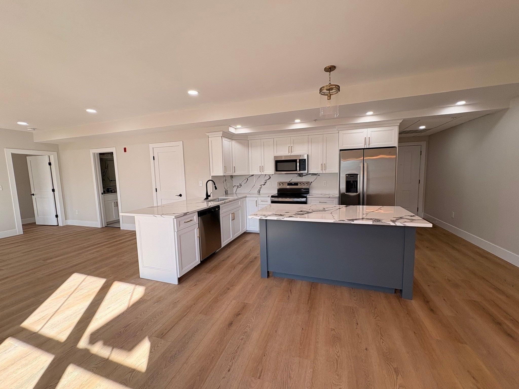 441 Washington St 203