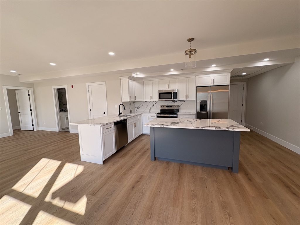 441 Washington St 203