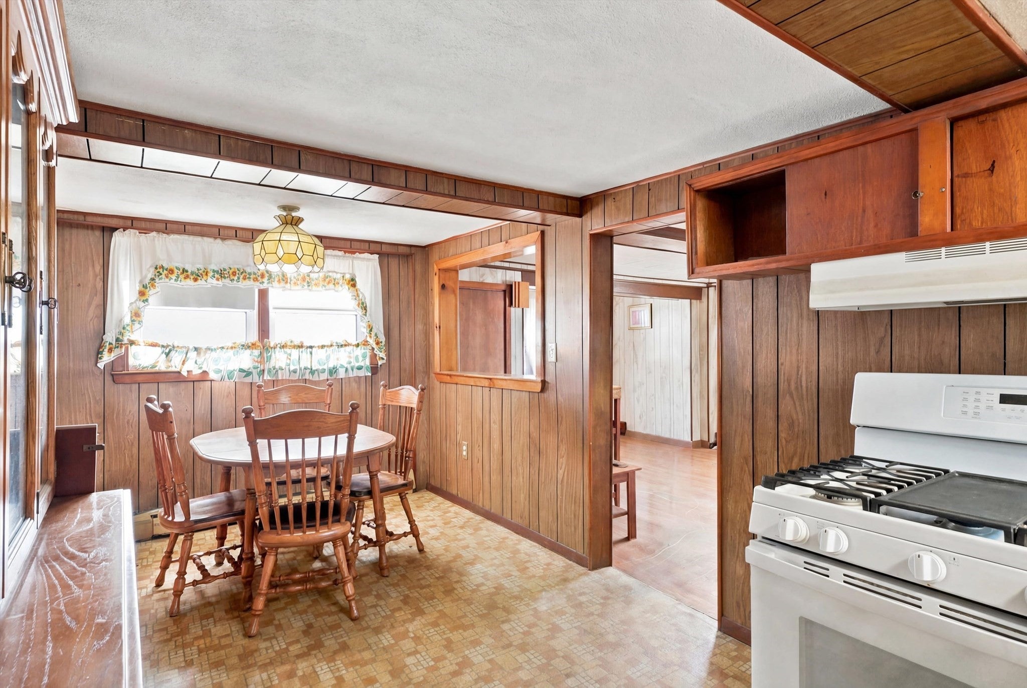 277 Lincoln Ave, Saugus, MA Photo #12