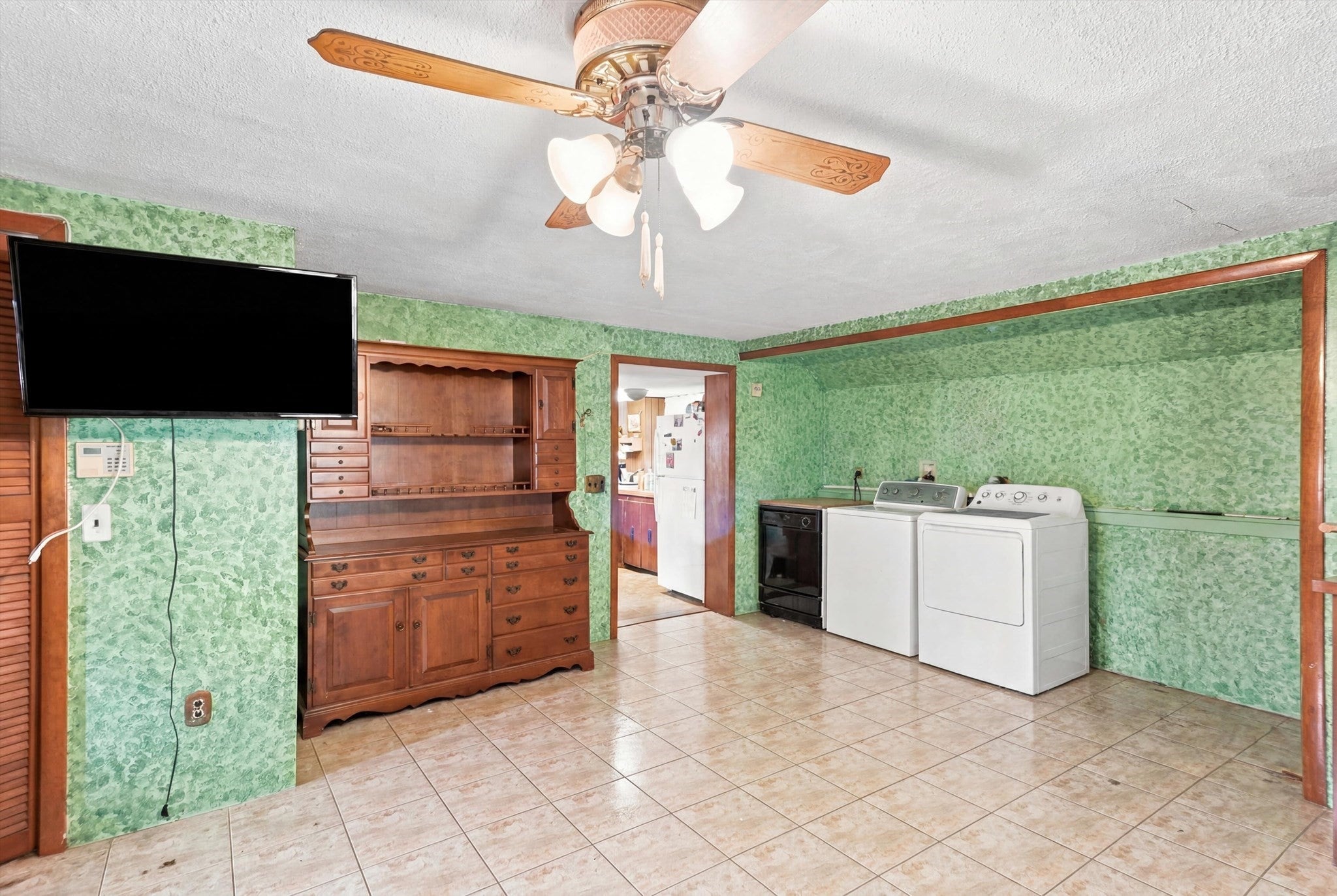 277 Lincoln Ave, Saugus, MA Photo #6