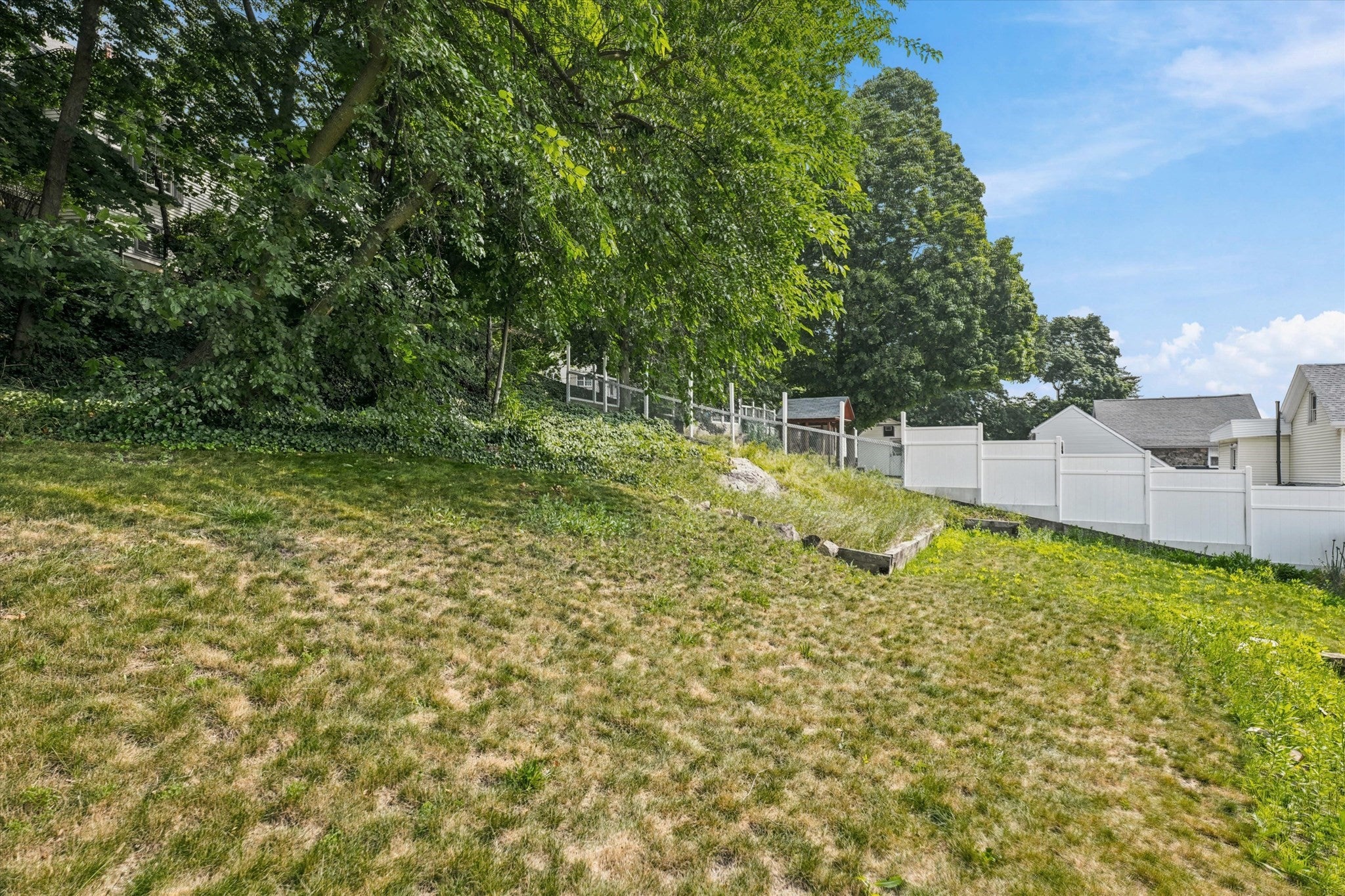 277 Lincoln Ave, Saugus, MA Photo #28