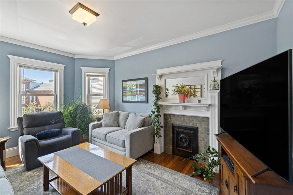 38 Roseclair St. 3