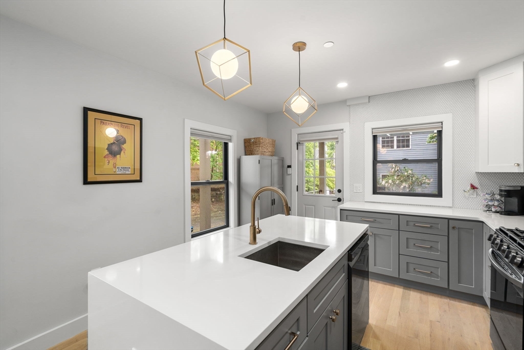 1069 Washington Street 2