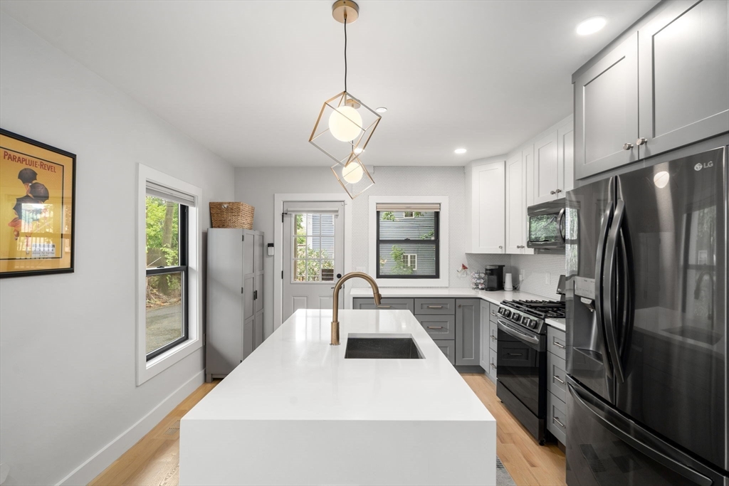 1069 Washington Street 2