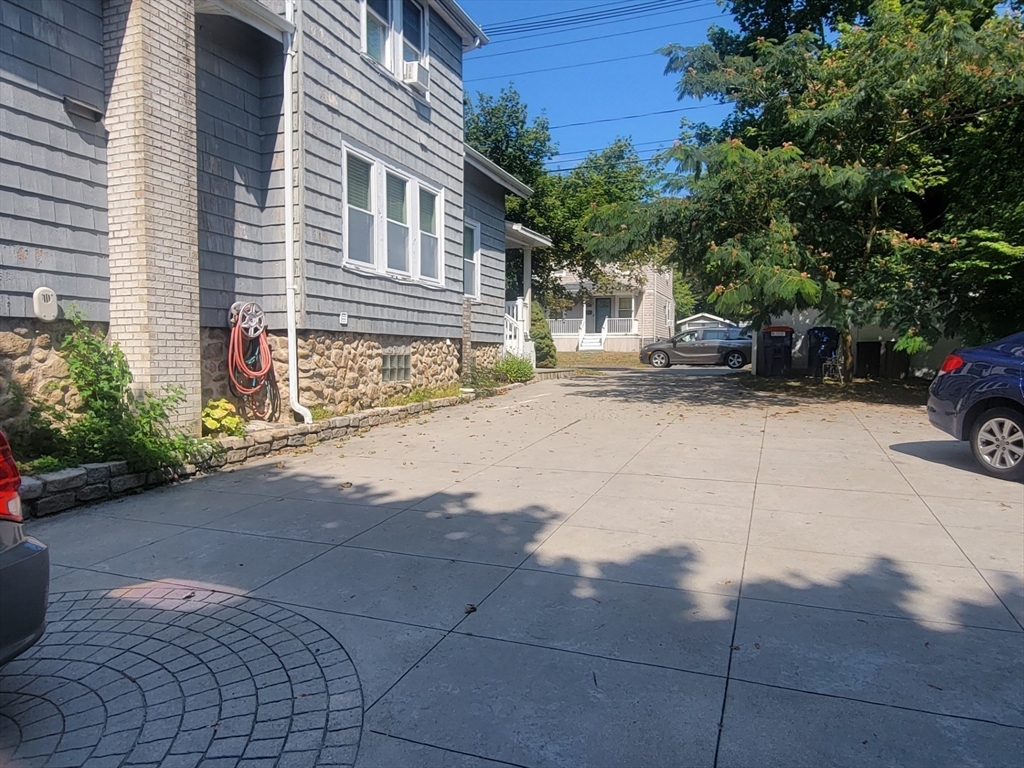 683 Church St