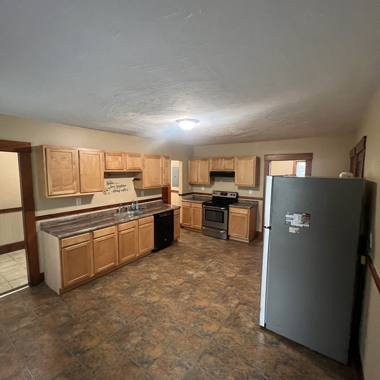 378 Parker St