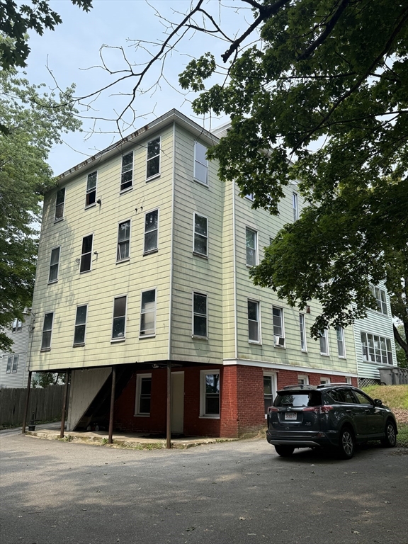 378 Parker St