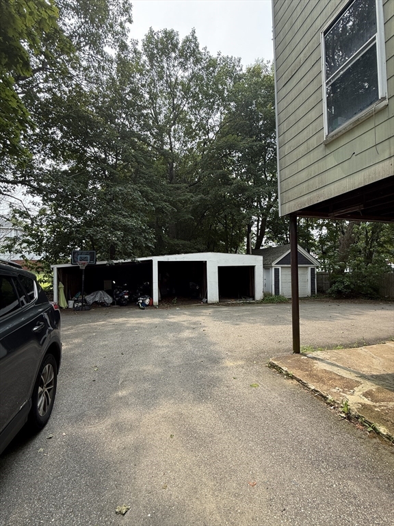 378 Parker St