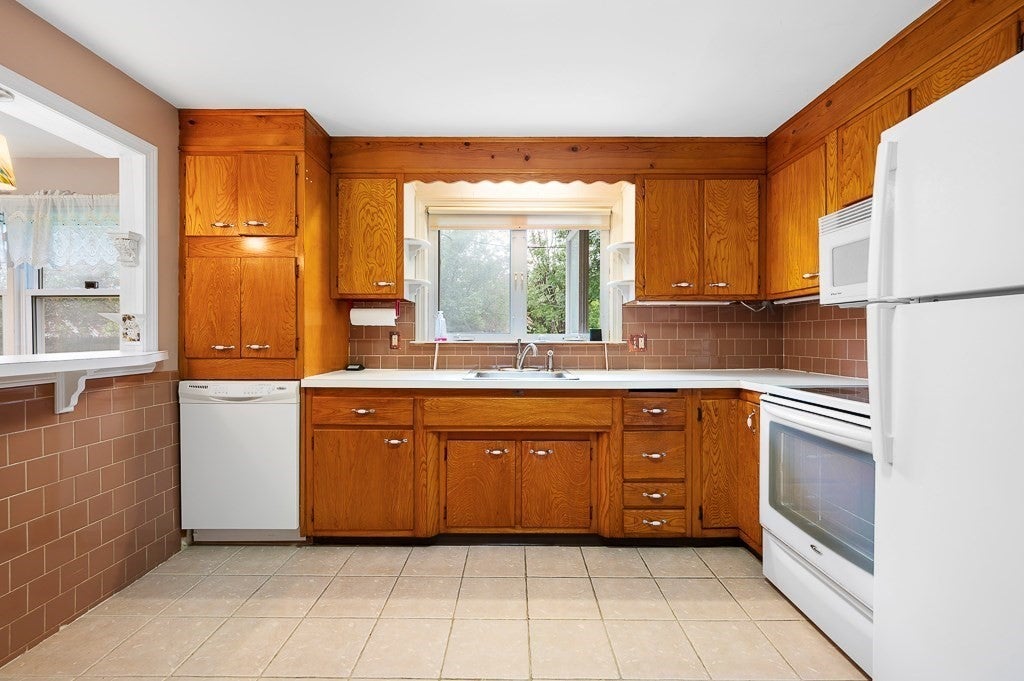 11 Lyndale Rd, Worcester, MA, 11 Lyndale Rd, Worcester, MA Photo #22