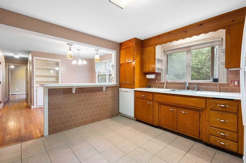 11 Lyndale Rd, Worcester, MA, 11 Lyndale Rd, Worcester, MA Photo #23