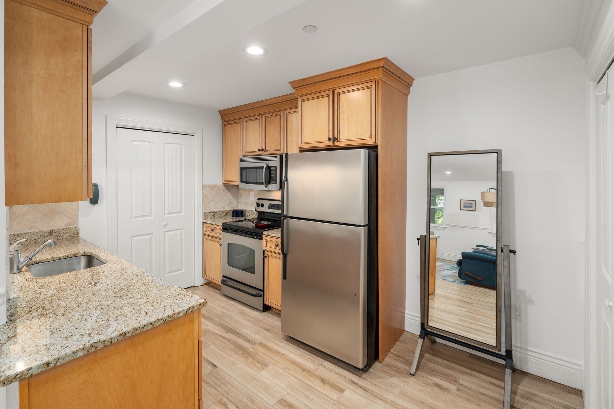12 Russell Rd #103, Wellesley, MA, 12 Russell Rd #103, Wellesley, MA Photo #4