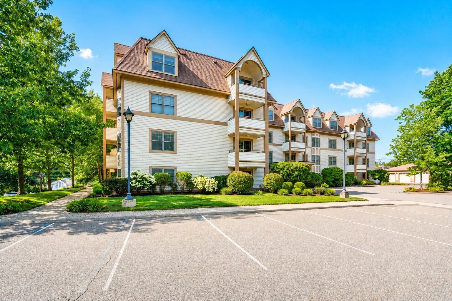 12 Russell Rd #103, Wellesley, MA, 12 Russell Rd #103, Wellesley, MA Photo #1