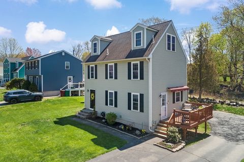 22 Briarwood Rd Lowell MA 01852