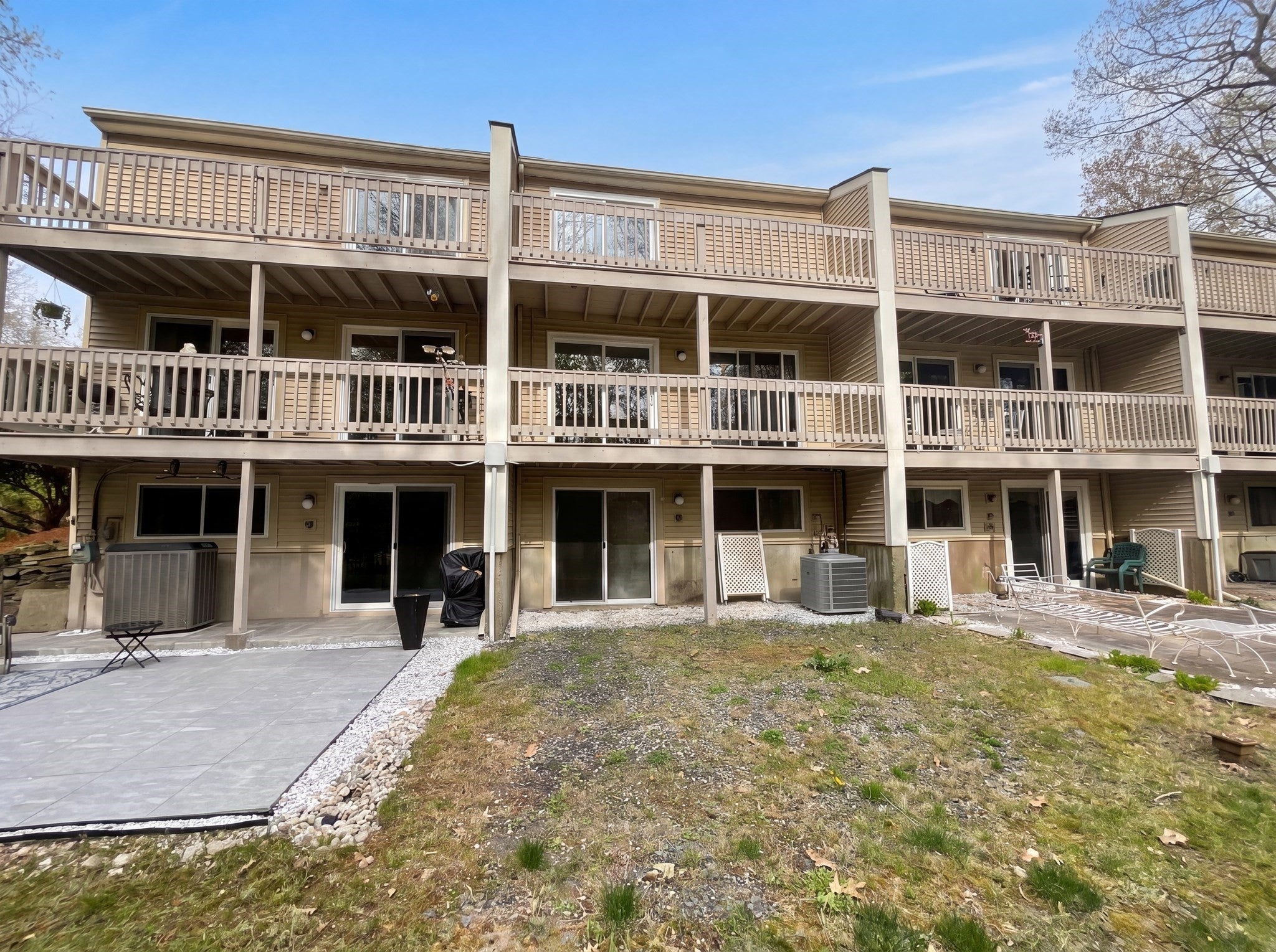 20 Lordvale Blvd 202, Grafton MA 01536