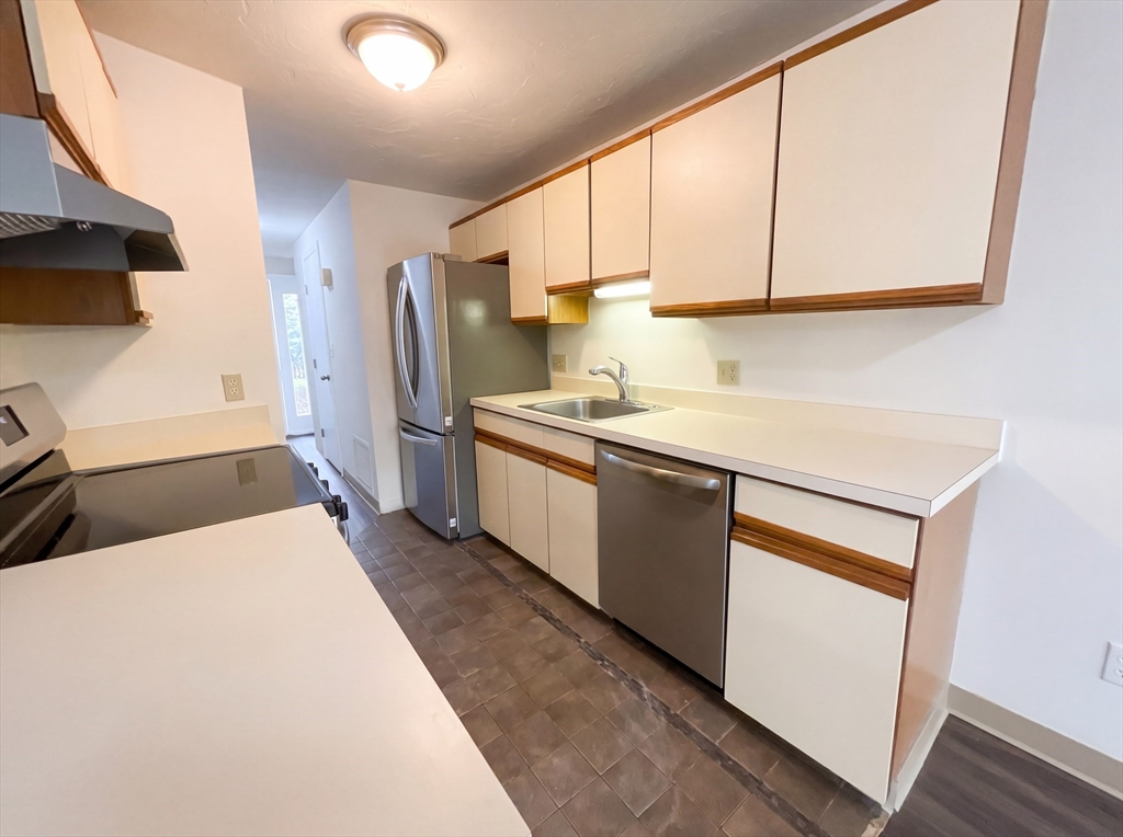 20 Lordvale Blvd 202
