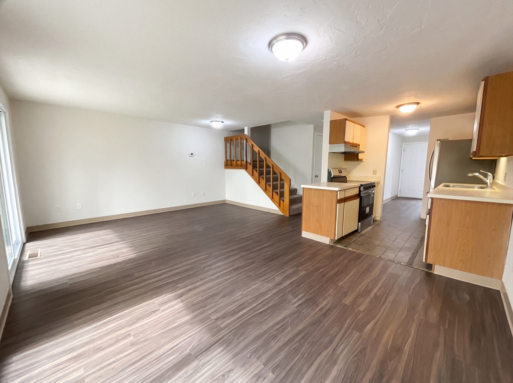 20 Lordvale Blvd 202