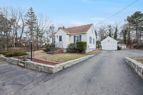 254 Lakewood Dr Stoughton MA 02072