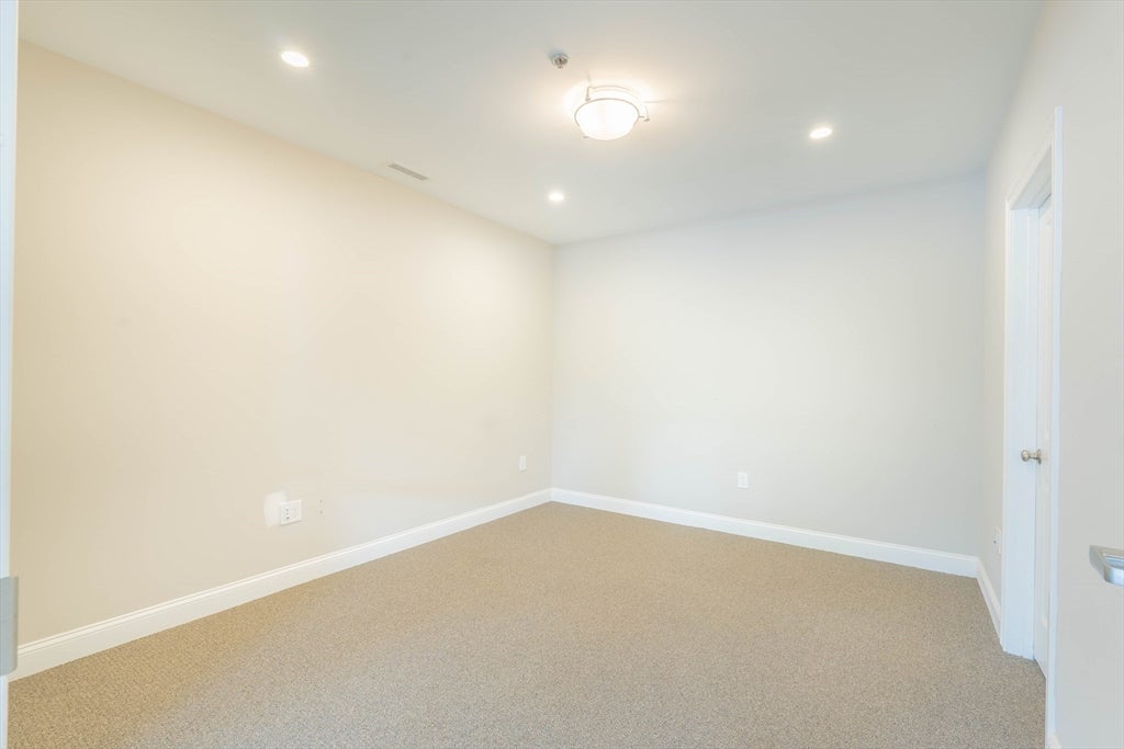 2 Inwood Drive #1009, Woburn, MA, 2 Inwood Drive #1009, Woburn, MA Photo #26