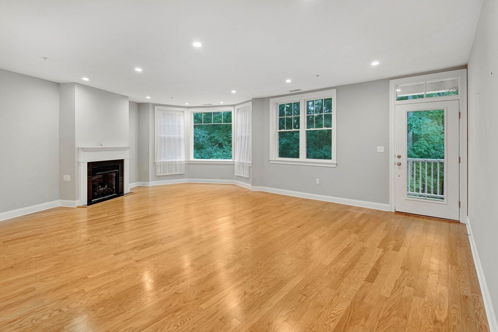 2 Inwood Drive #1009, Woburn, MA, 2 Inwood Drive #1009, Woburn, MA Photo #4