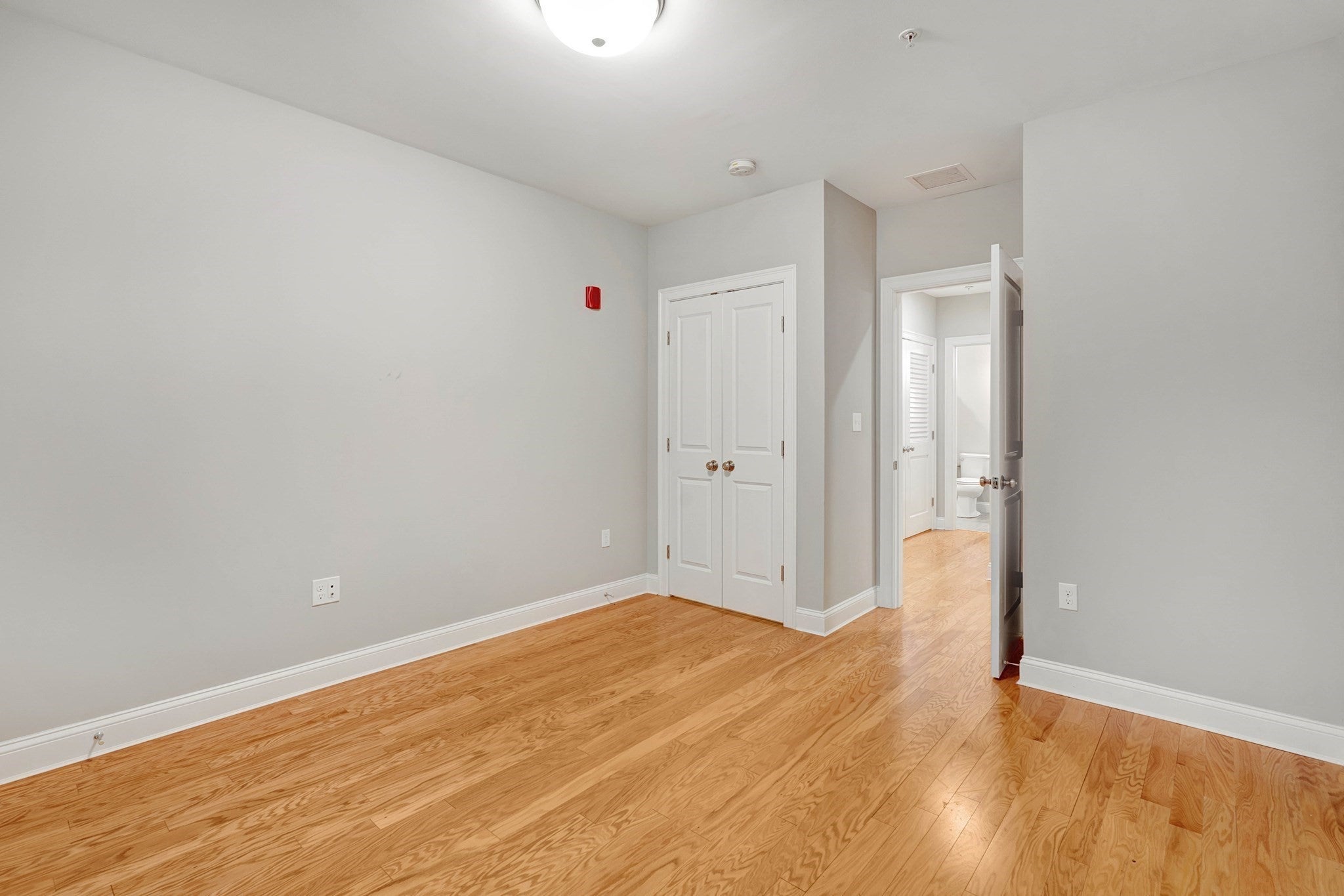 2 Inwood Drive #1009, Woburn, MA Photo #12