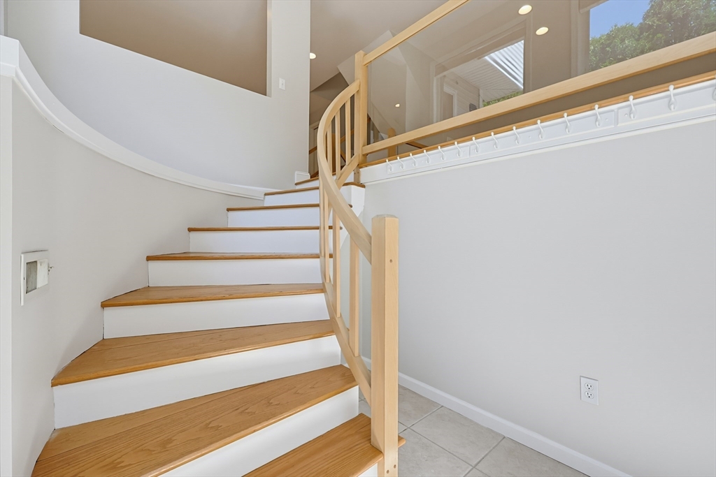 33 Half Crown Cir 33