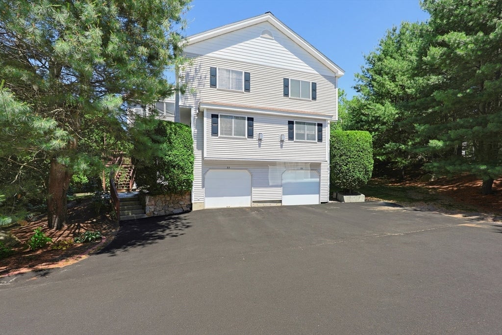 33 Half Crown Cir 33