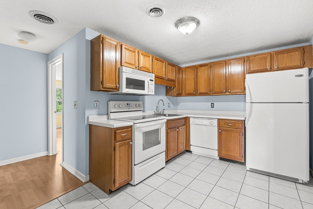 78 Randolph Dr 78