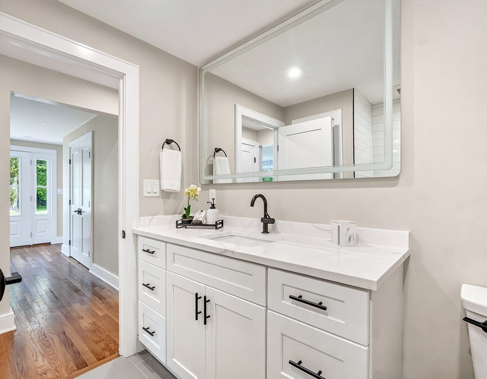 28 Fieldstone Dr, Burlington, MA Photo #15