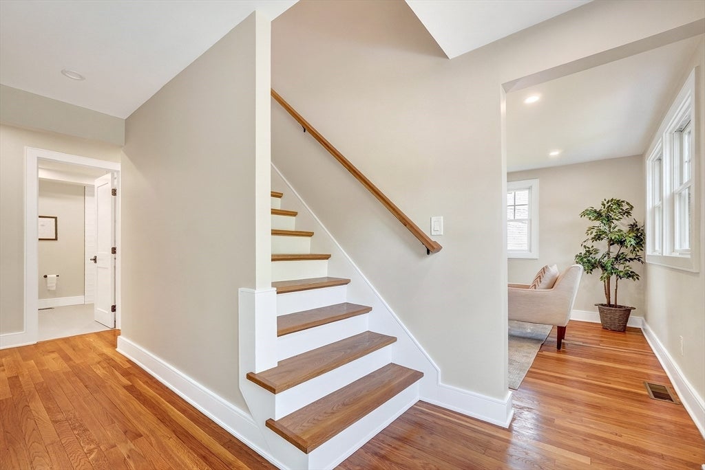 28 Fieldstone Dr, Burlington, MA Photo #17