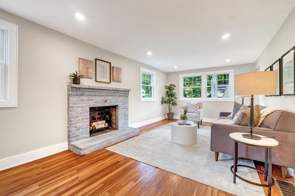 28 Fieldstone Dr, Burlington, MA Photo #19
