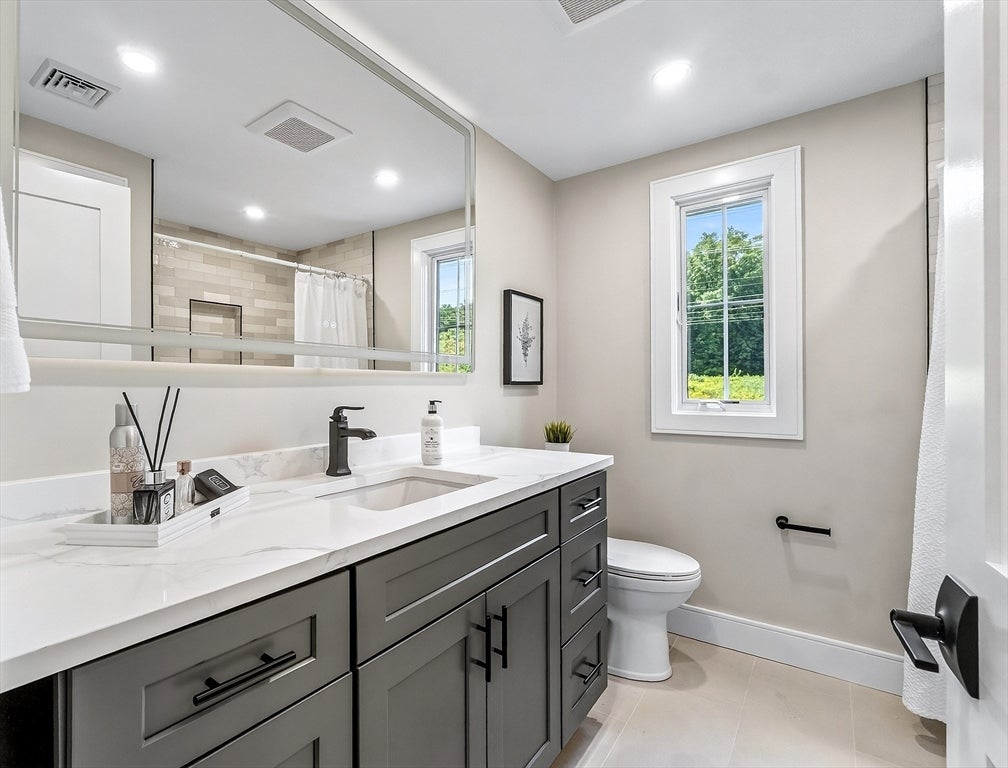 28 Fieldstone Dr, Burlington, MA Photo #20