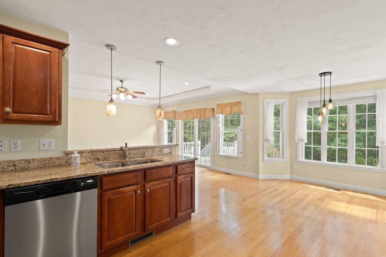 36 Shannon Marie Way, Easton, MA Photo #18