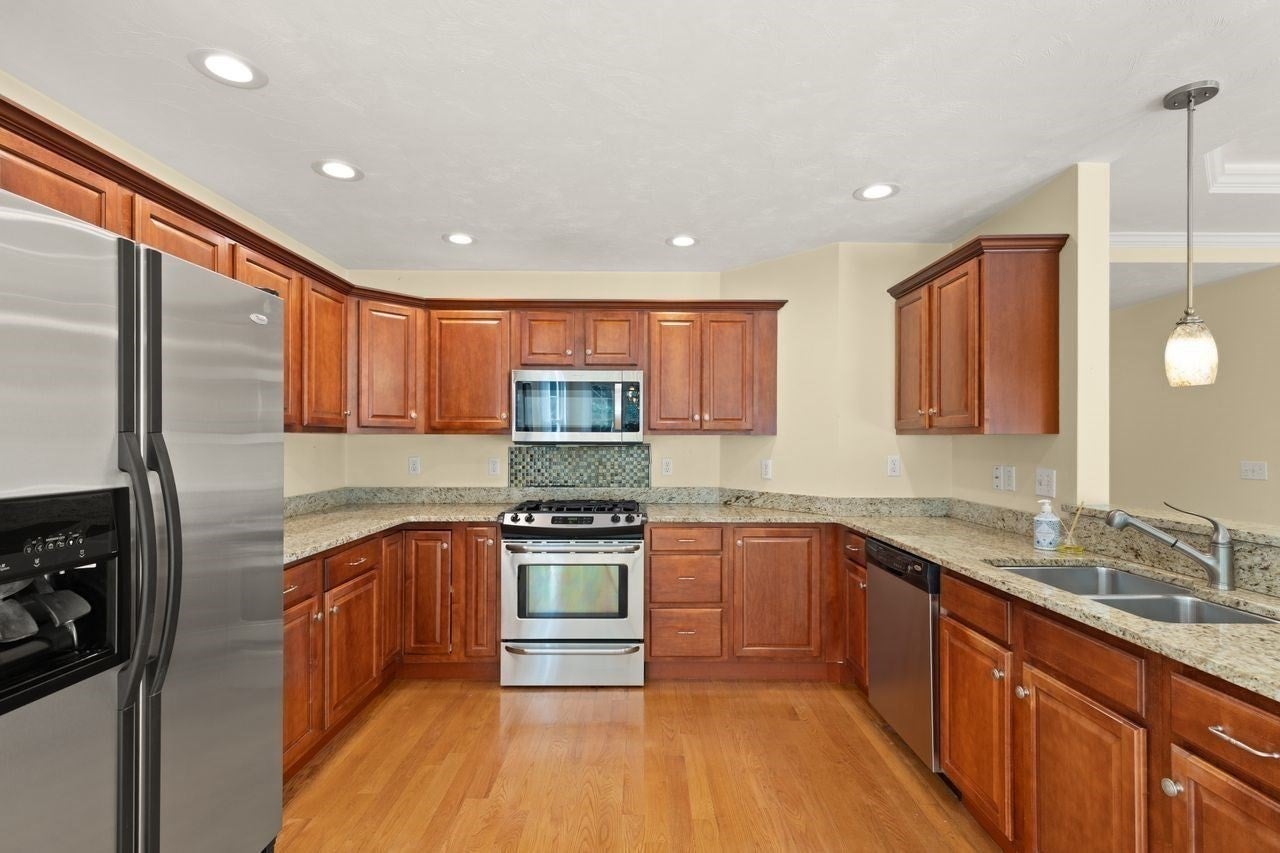 36 Shannon Marie Way, Easton, MA Photo #15