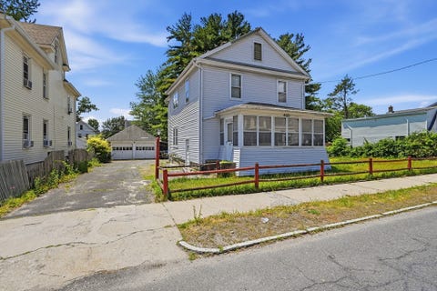 Photo of 400 Nottingham St, Springfield, MA 01104 (MLS # 73538588)
