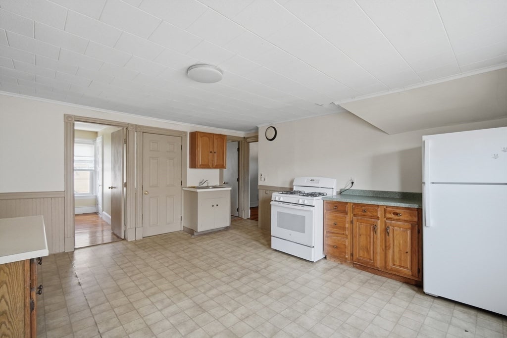 23 Frederick St, Westfield, MA, 23 Frederick St, Westfield, MA Photo #6