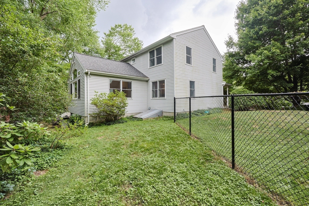 4 Rainbow Dr