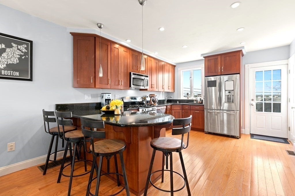 453 E 6th St, Boston, MA Photo #3