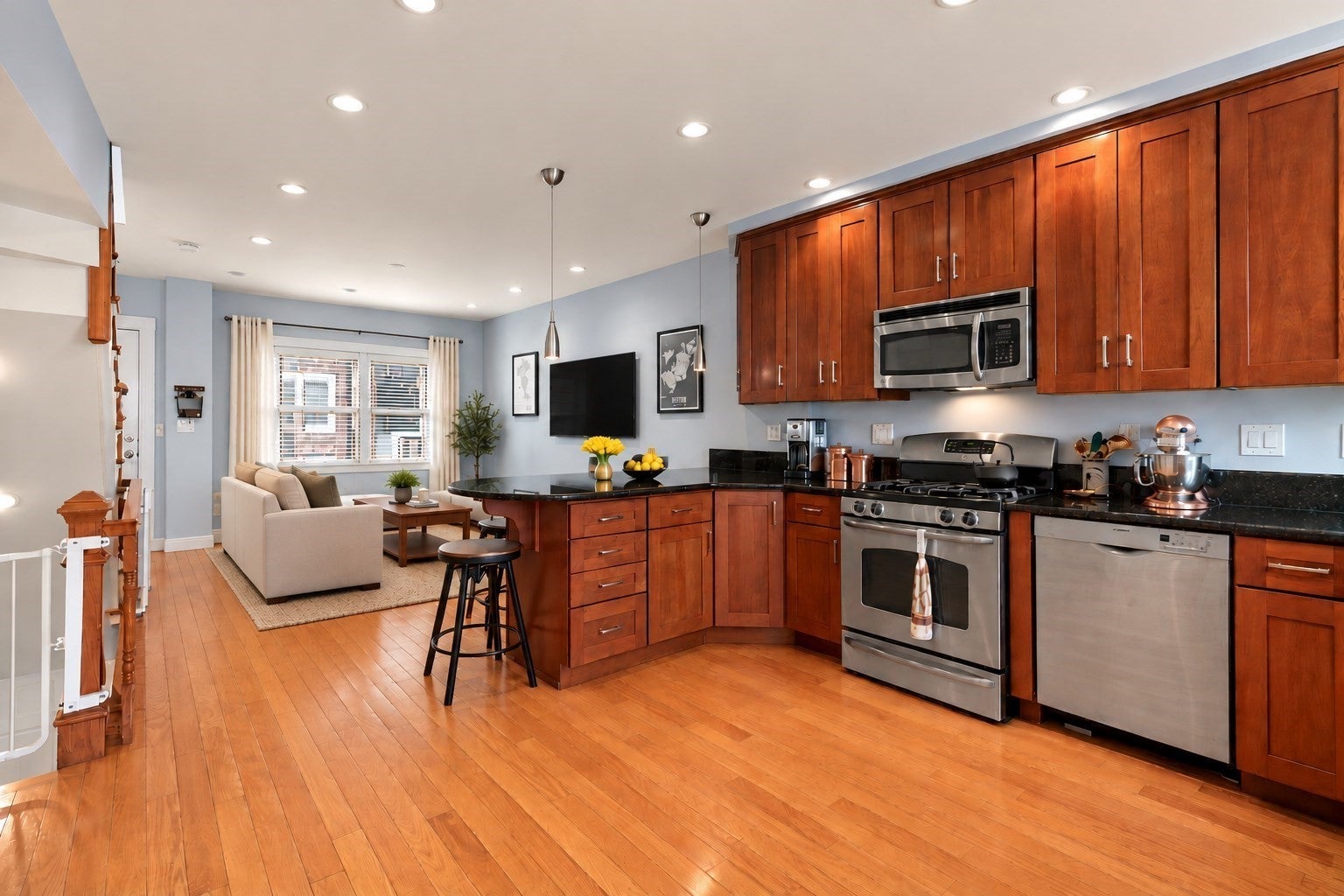Photo of 453 E 6th St, Boston, MA