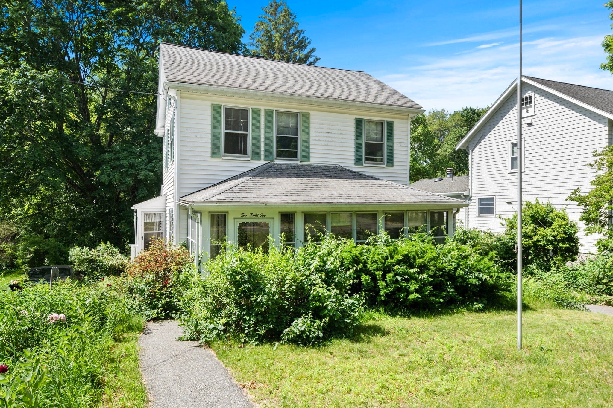242 Lincoln Street
