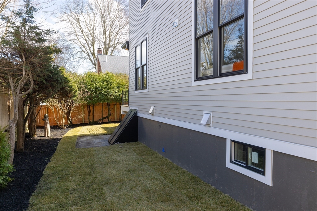 239 Mountain Ave