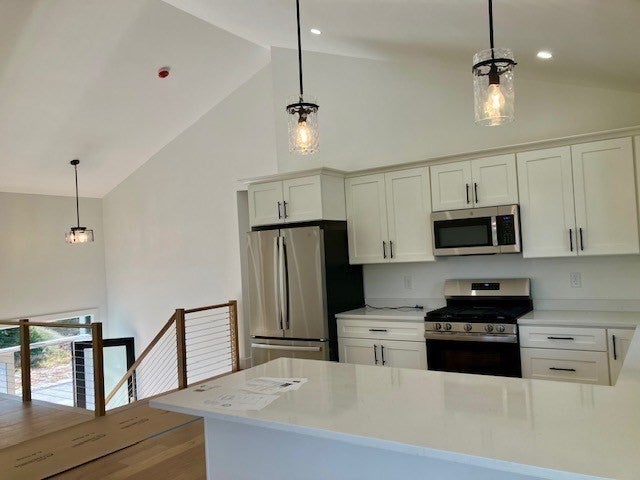17 Lynch Way