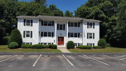 Photo of 16 Federal Hill Rd #16, Auburn, MA 01501 (MLS # 73442167)
