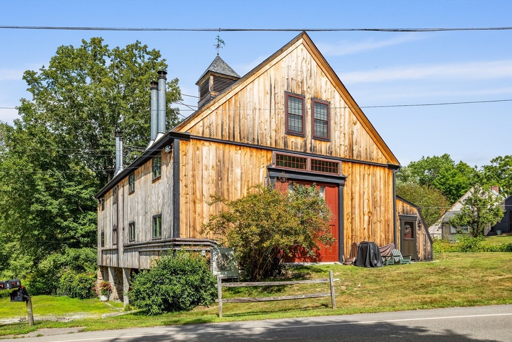 105 Townsend Rd 4