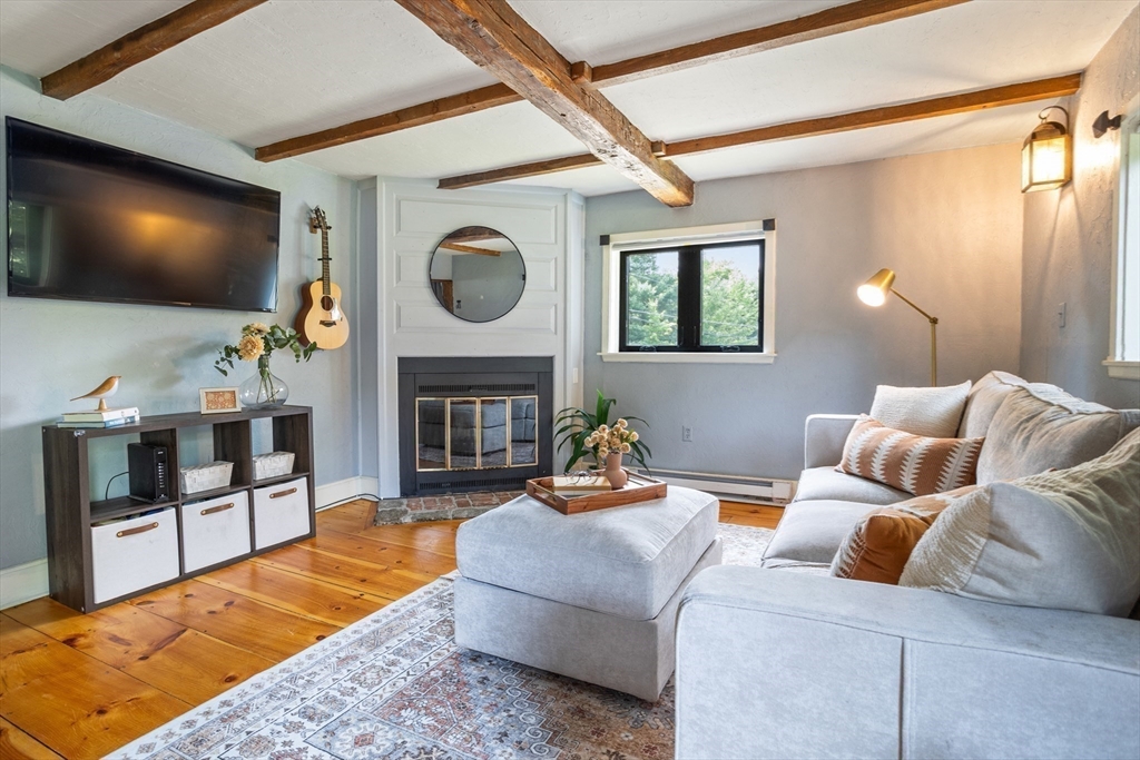 105 Townsend Rd 4
