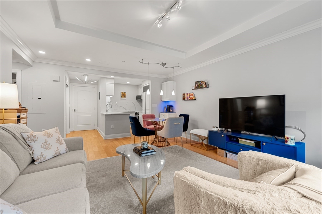 1 Huntington Ave 302