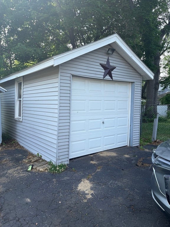 136 Maynard St