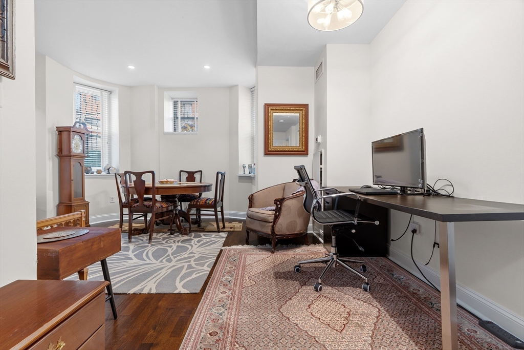 10 Charlesgate E 2