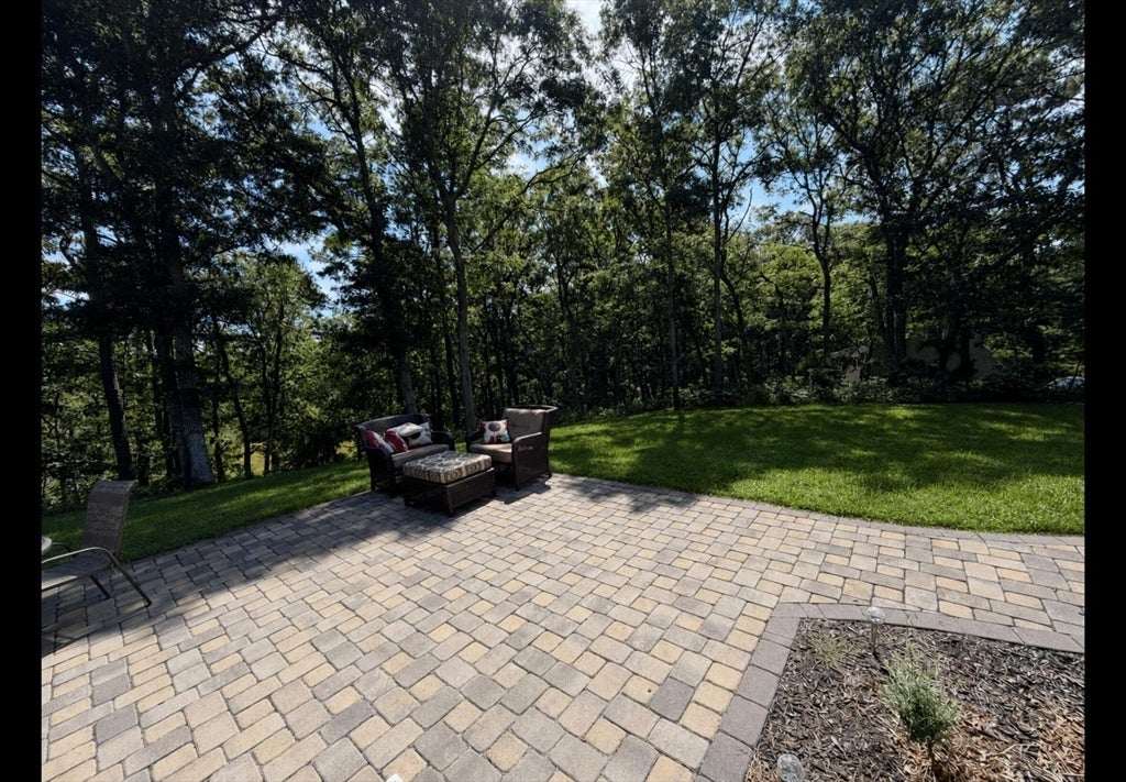 90 Lady Slipper Drive