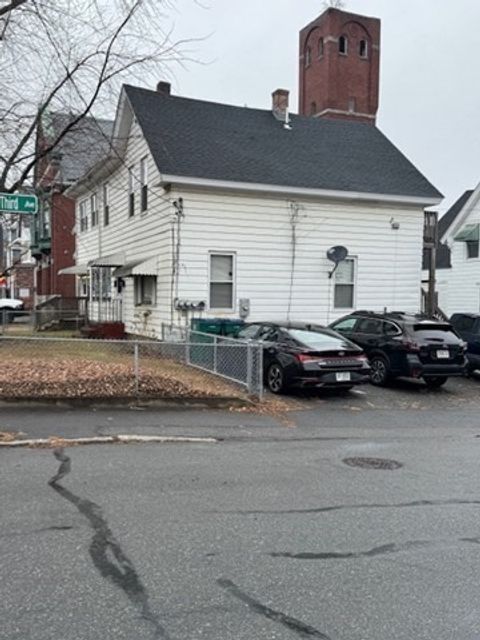 89 Mammoth Rd Lowell MA 01854