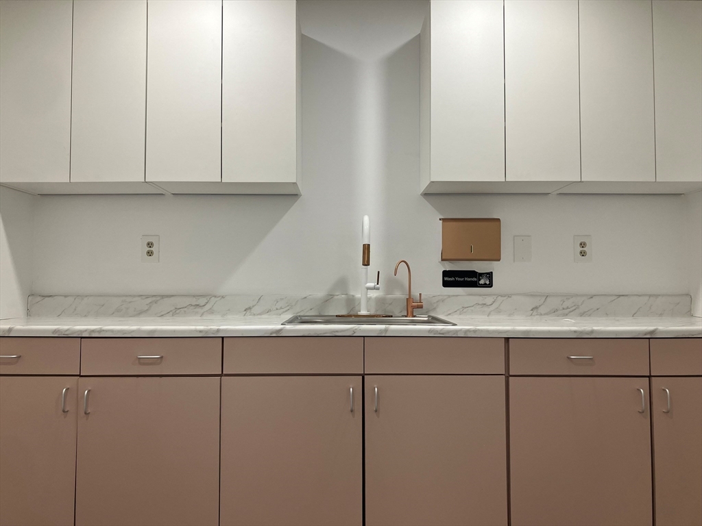 30 Turnpike Rd 11 & 12